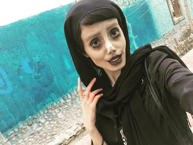 Video Viral : Remaja 19 tahun Oplas 50 Kali Demi Mirip Angelina Jolie, Ini Hasilnya!!!