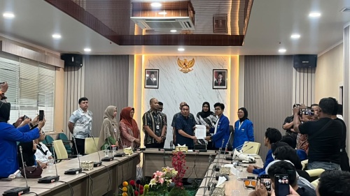 DPRD Batam Tanda Tangani Tuntutan PMII Usai RDP, Mahasiswa : Jangan Sekadar Di Atas Kertas