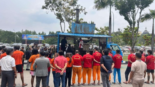 Tak Berkutik, Tersangka Saksikan Polisi Musnahkan Barang Bukti Narkotika