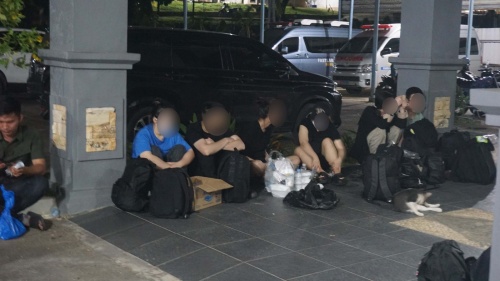 Lewat Jalur Tikus ke Malaysia, 12 WNA Vietnam Diamankan TNI AL