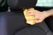Bersihkan Jok Mobil Berbahan Kain dan Kulit?? Ini Tipsnya!!