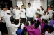 Nurdin Tampak Bahagia Ruang Kerjanya Dipenuhi Santri dan Para Ustadz