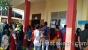 Antri sejak pukul tiga pagi , demi dapatkan anak sekolah di tempat favorit