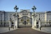 Manjat Pintu Gerbang Istana Buckingham, Pria Muda Ini Ditangkap