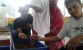 Hebat, Wanita Ini Olah Sampah Jadi Pakan Ternak Yang Berprotein