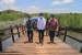 Masyarakat dan Swasta Bangun Jembatan Penghubung Air Raja dan Subang Mas