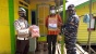 Bersama TNI, Polsek Tanjungpinang Kota Beri Bantuan Kepada Masyarakat 