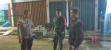 Personil Polsek Sekupang Bantu Padamkan Api Kebakaran Ruko di Ciptaland
