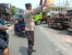 Cepat Tanggap Laporan Masyarakat, Ipda Sarijan Datangi Drump Truk Terbalik di Bengkong