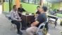 Jaga Harkamtibmas, Bhabinkamtibmas Polsek Sekupang Silahturahmi dengan Warga