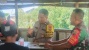 Bhabinkamtibmas dan Babinsa Tanjung Pinggir Sambangi Warga Kampung Antasari