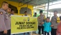 Jumat Berkah, Polsek Bulang Bagikan Nasi Kotak ke Jamaah Masjid Nurul Iman