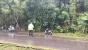 Aksi Cepat Polsek Sekupang bersama Warga Pulihkan Akses Jalan dari Pohon Tumbang
