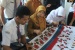 Kunjungi LPKA Batam, Para siswa hingga guru membatik bersama anak binaan